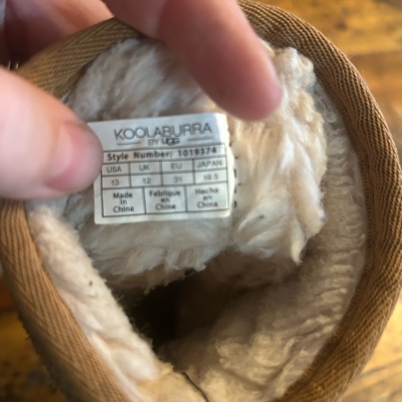 Ugg Koolaburra girls size 13 in good shape . - Picture 5 of 6
